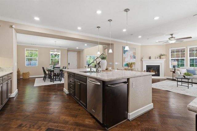 626 W Gravino Dr, Mountain House, CA 95391