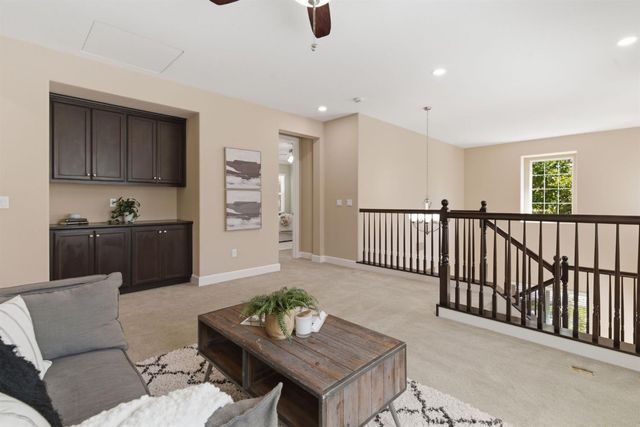 626 W Gravino Dr, Mountain House, CA 95391