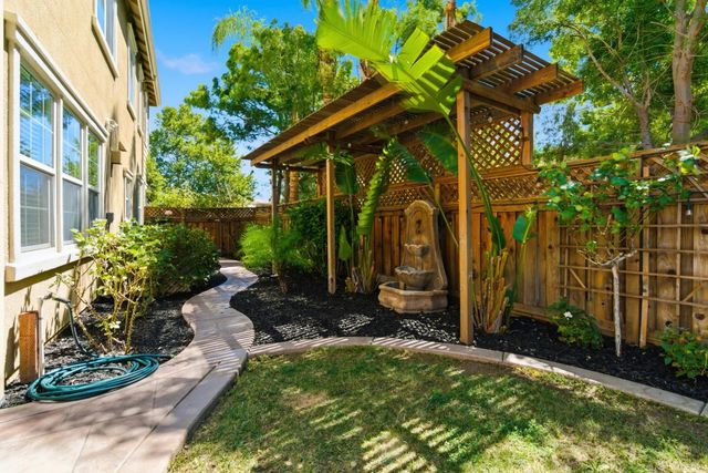 626 W Gravino Dr, Mountain House, CA 95391