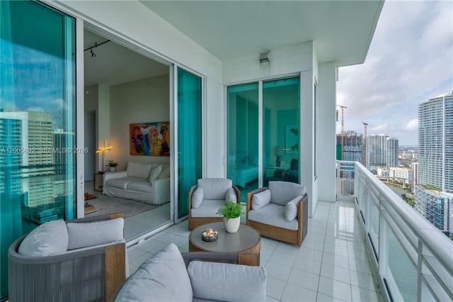 900 Brickell Key Blvd 3002, Miami, FL 33131