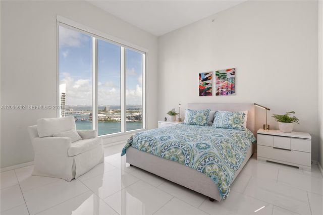 900 Brickell Key Blvd 3002, Miami, FL 33131