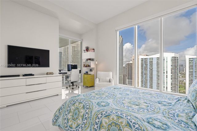 900 Brickell Key Blvd 3002, Miami, FL 33131