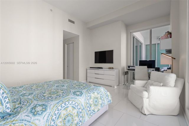 900 Brickell Key Blvd 3002, Miami, FL 33131