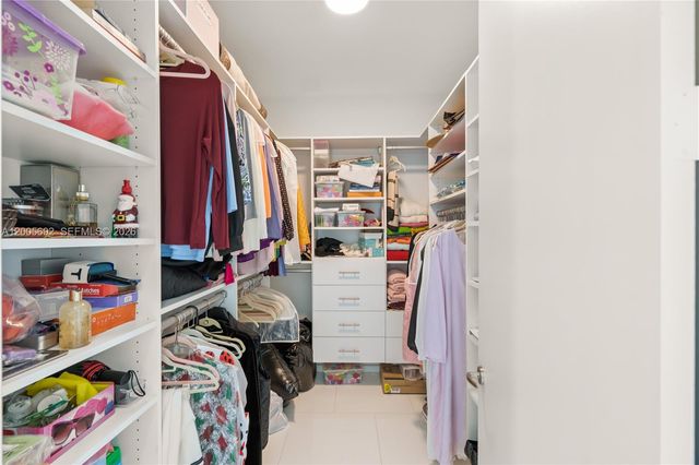 900 Brickell Key Blvd 3002, Miami, FL 33131