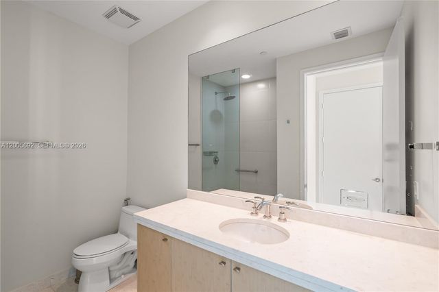 900 Brickell Key Blvd 3002, Miami, FL 33131