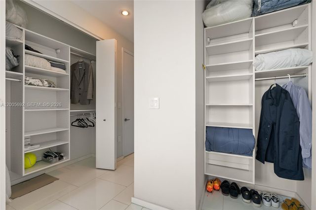 900 Brickell Key Blvd 3002, Miami, FL 33131