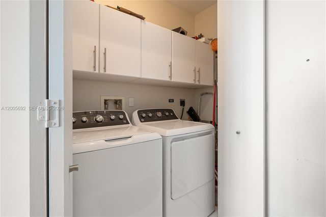 900 Brickell Key Blvd 3002, Miami, FL 33131