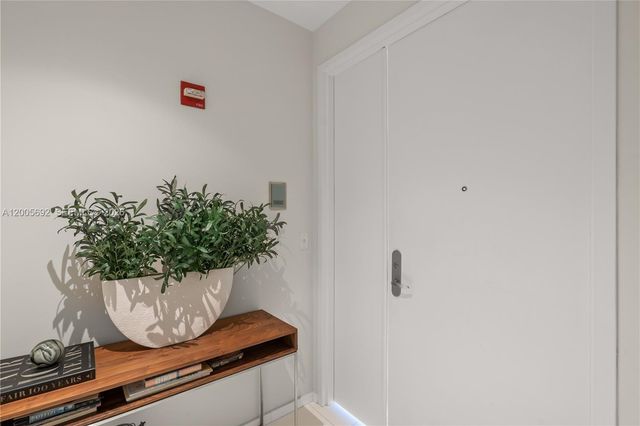 900 Brickell Key Blvd 3002, Miami, FL 33131