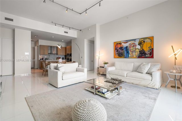 900 Brickell Key Blvd 3002, Miami, FL 33131