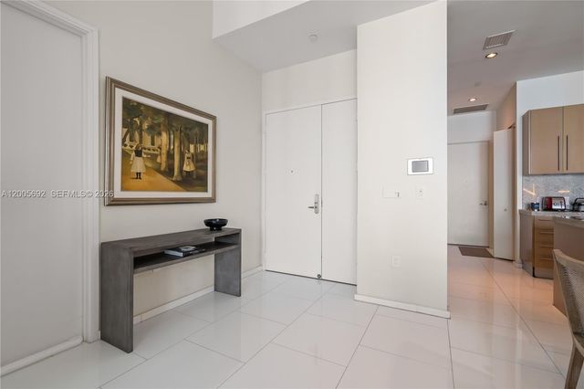 900 Brickell Key Blvd 3002, Miami, FL 33131