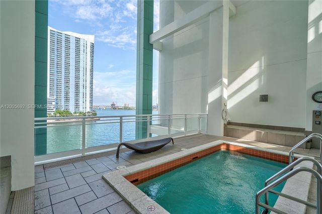 900 Brickell Key Blvd 3002, Miami, FL 33131