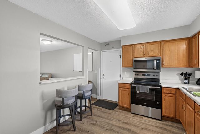 12951 Girard Avenue S 1, Burnsville, MN 55337