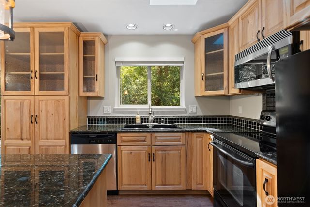 145 E Barnacle Boulevard, Shelton, WA 98584