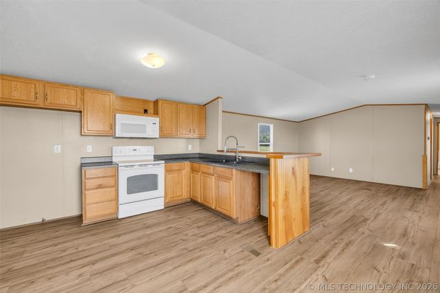 17115 S 4220 Road, Claremore, OK 74017