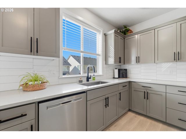 14589 Sw JENSEN Ter, Portland, OR 97224