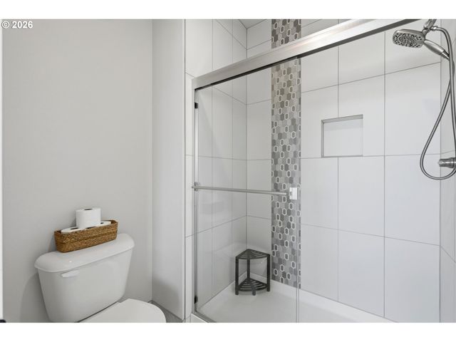 14589 Sw JENSEN Ter, Portland, OR 97224