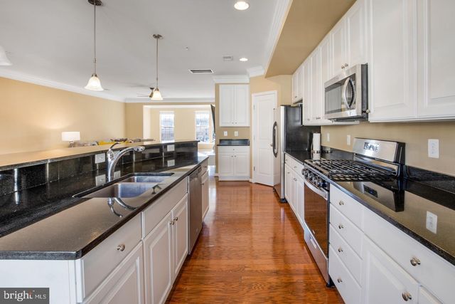 7969 CRESCENT PARK DR, Gainesville, VA 20155