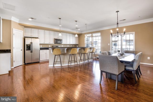 7969 CRESCENT PARK DR, Gainesville, VA 20155