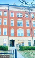 7969 CRESCENT PARK DR, Gainesville, VA 20155
