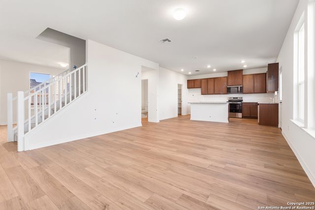 9515 LOCHRIDGE PIKE, Converse, TX 78109