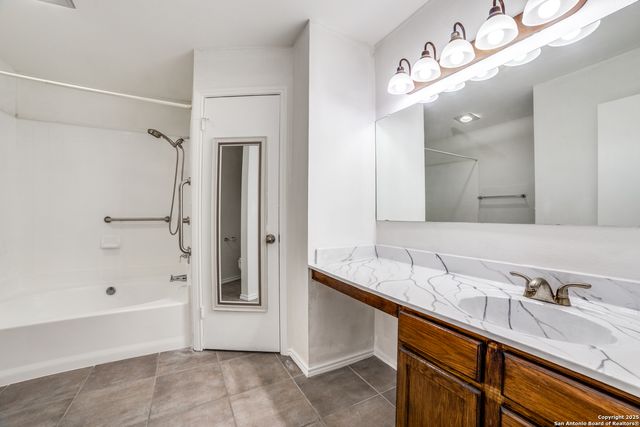 10210 Apricot Field, San Antonio, TX 78245