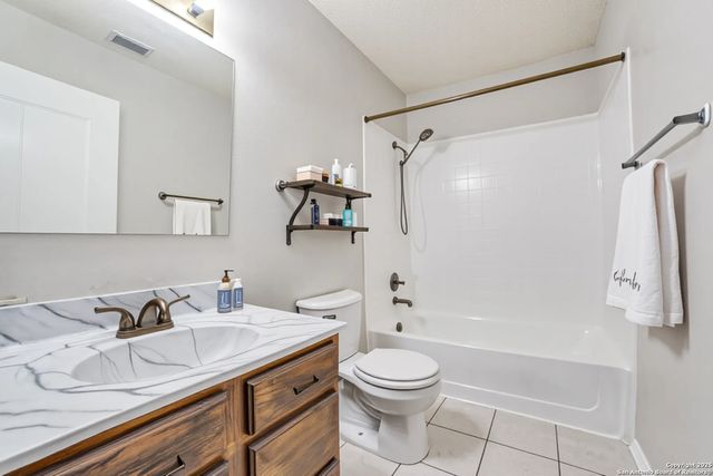 10210 Apricot Field, San Antonio, TX 78245