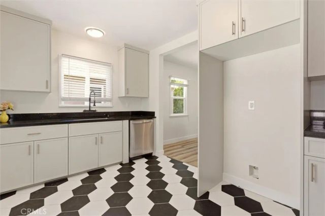 2151 Euclid, Long Beach, CA 90815