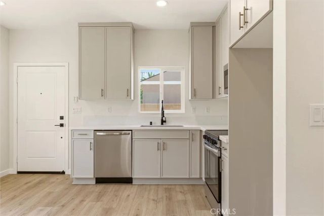 2151 Euclid, Long Beach, CA 90815