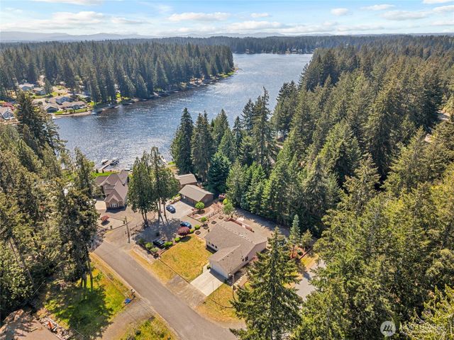 2380 E Saint Andrews Drive, Shelton, WA 98584