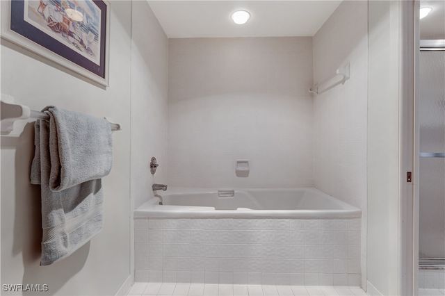 17060 Marina Cove LN, Fort Myers, FL 33908