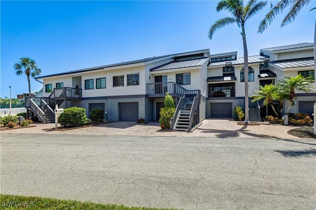 17060 Marina Cove LN, Fort Myers, FL 33908