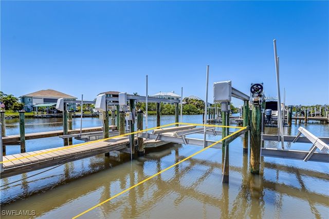 17060 Marina Cove LN, Fort Myers, FL 33908