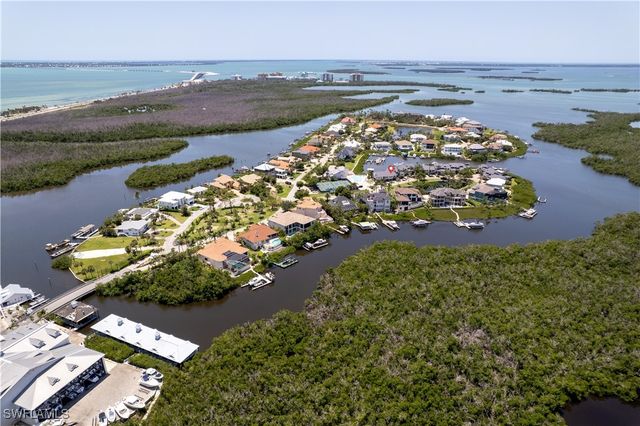 17060 Marina Cove LN, Fort Myers, FL 33908
