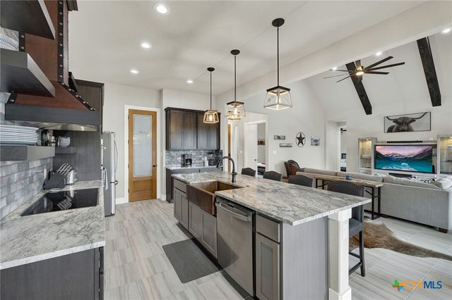 562 Toye Boulevard, Canyon Lake, TX 78133
