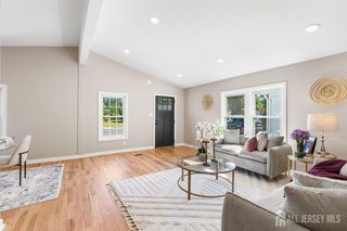 35 Deer Way, Manalapan, NJ 07726