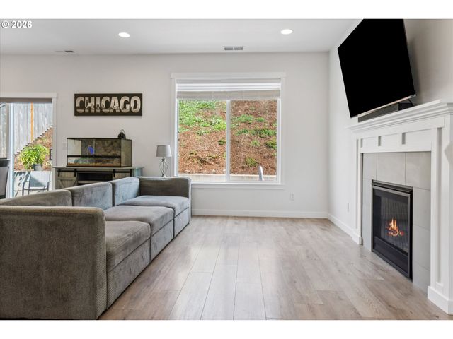 249 E BARBARAS Way, Newberg, OR 97132