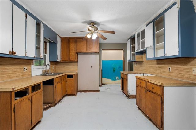 16 Mctier Circle NW, Cartersville, GA 30120