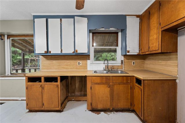 16 Mctier Circle NW, Cartersville, GA 30120