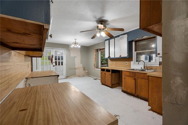 16 Mctier Circle NW, Cartersville, GA 30120