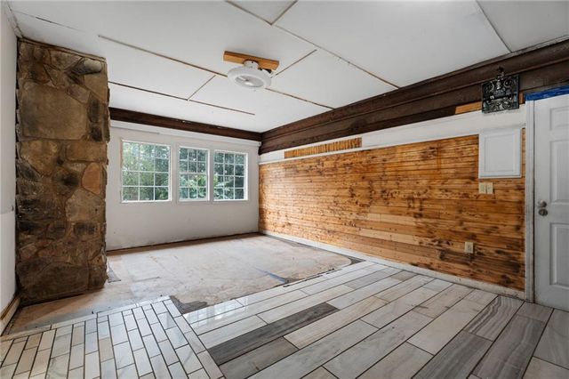 16 Mctier Circle NW, Cartersville, GA 30120