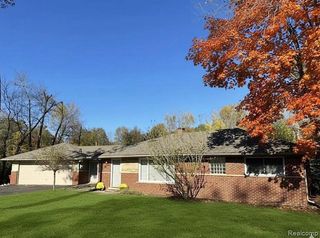 7420 Locklin, West Bloomfield Charter Township, MI 48324