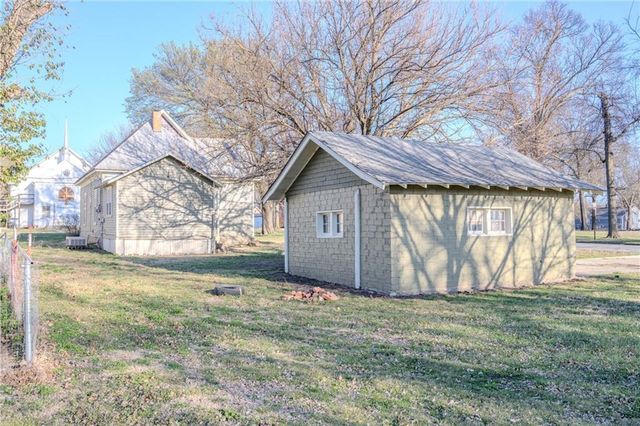 503 N 11th Street, Fredonia, KS 66736