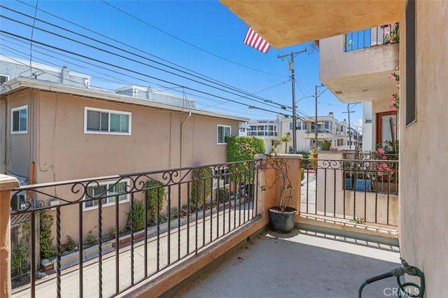 209 Crest, Manhattan Beach, CA 90266