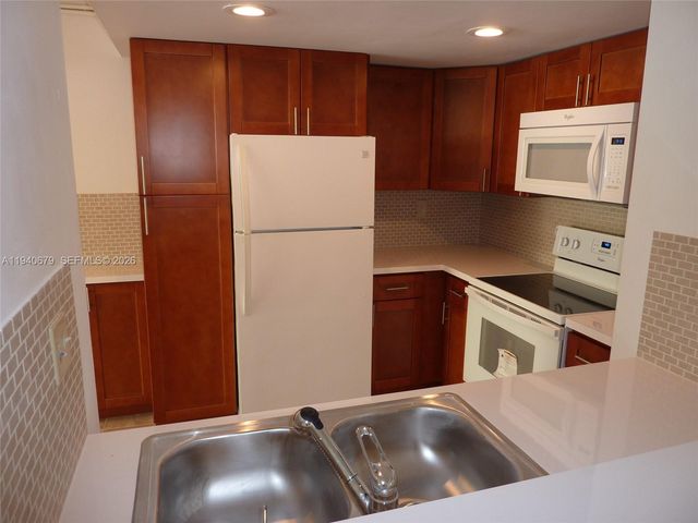 4535 SW 68th Ct Cir 7, Miami, FL 33155