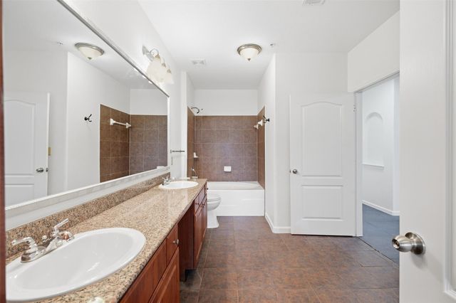 1711 Old Spanish Trail 221, Houston, TX 77054