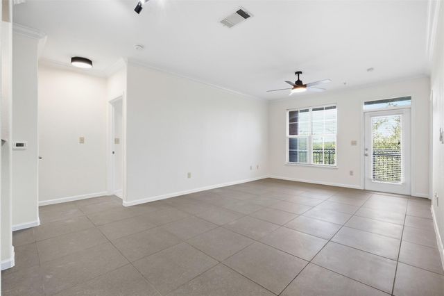 1711 Old Spanish Trail 221, Houston, TX 77054