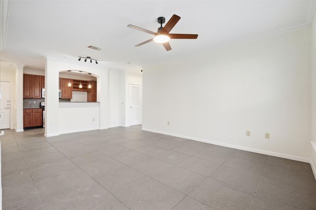 1711 Old Spanish Trail 221, Houston, TX 77054