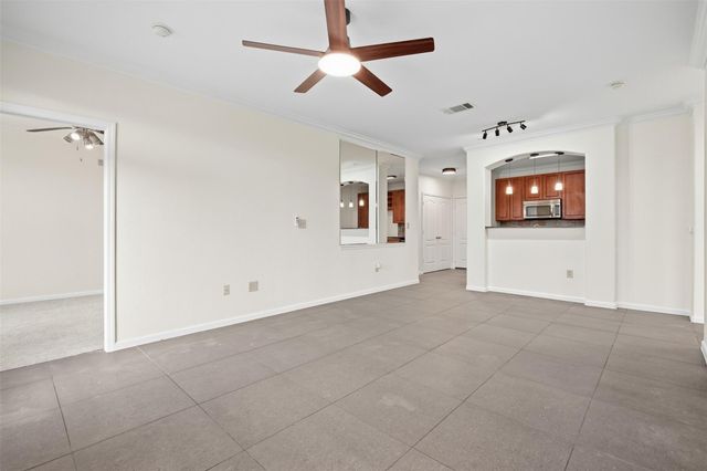 1711 Old Spanish Trail 221, Houston, TX 77054