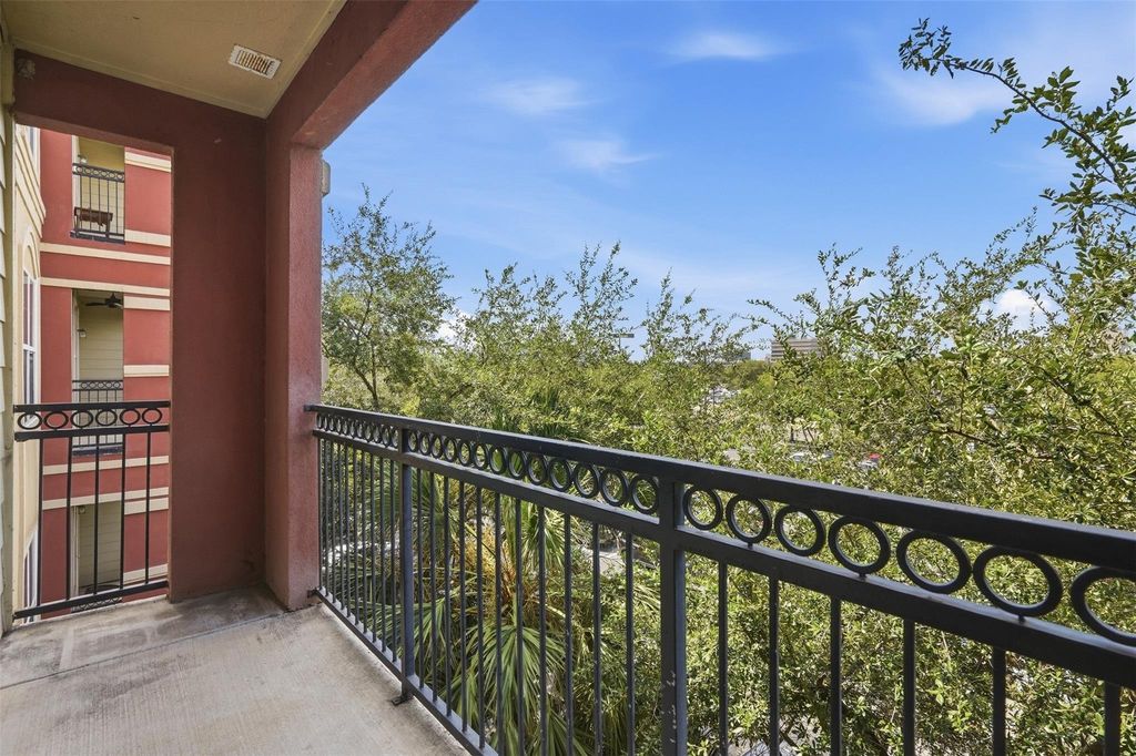 1711 Old Spanish Trail 221, Houston, TX 77054