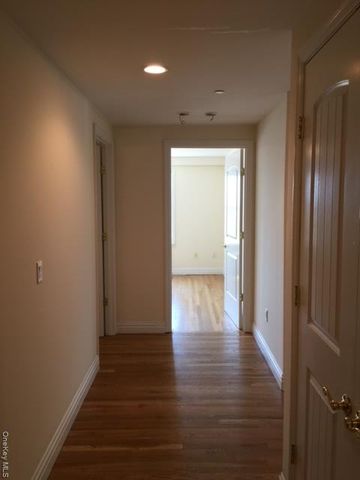 125 Broadway 501, Long Beach, NY 11561